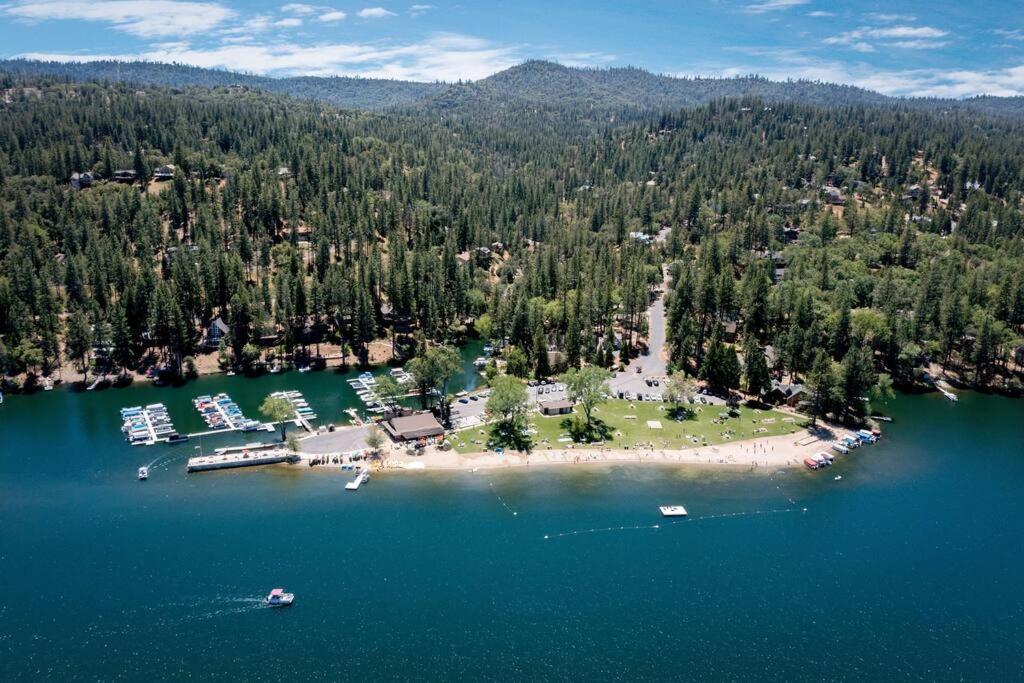 New Luxury Lake House In Pine Mountain Lake Close To Yosemite! Perfect For All Seasons! Great For Retreats, Getaways, Celebrations, And More! Гровленд Экстерьер фото
