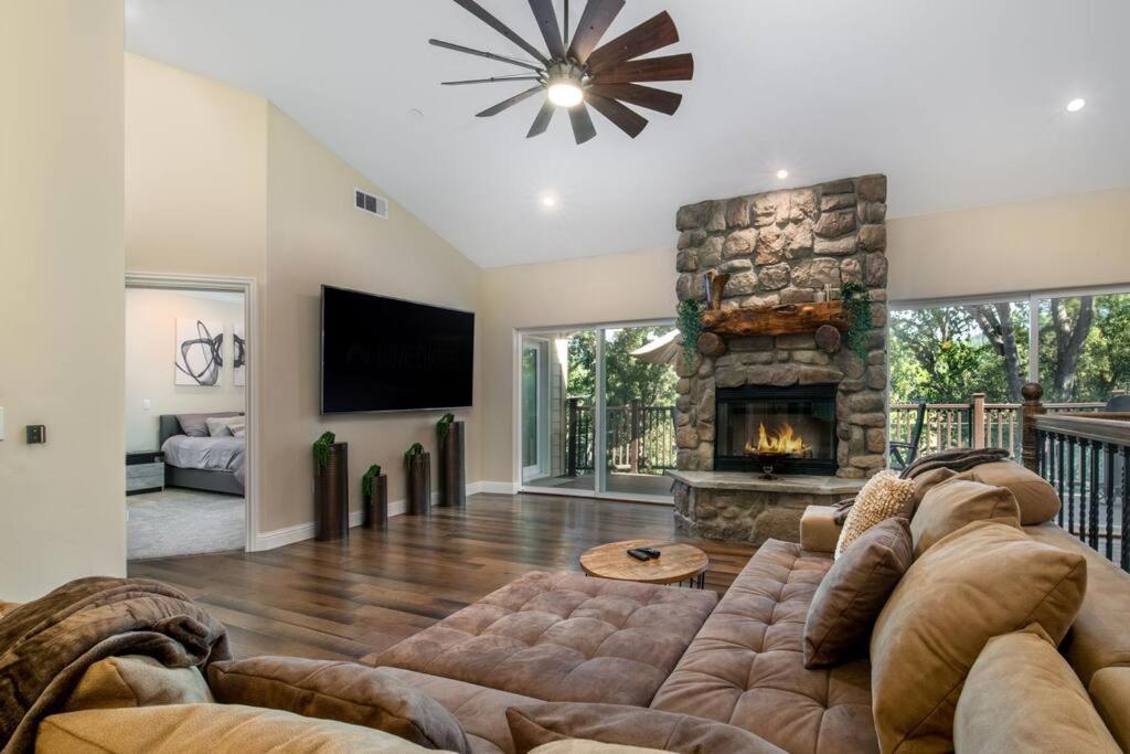 New Luxury Lake House In Pine Mountain Lake Close To Yosemite! Perfect For All Seasons! Great For Retreats, Getaways, Celebrations, And More! Гровленд Экстерьер фото