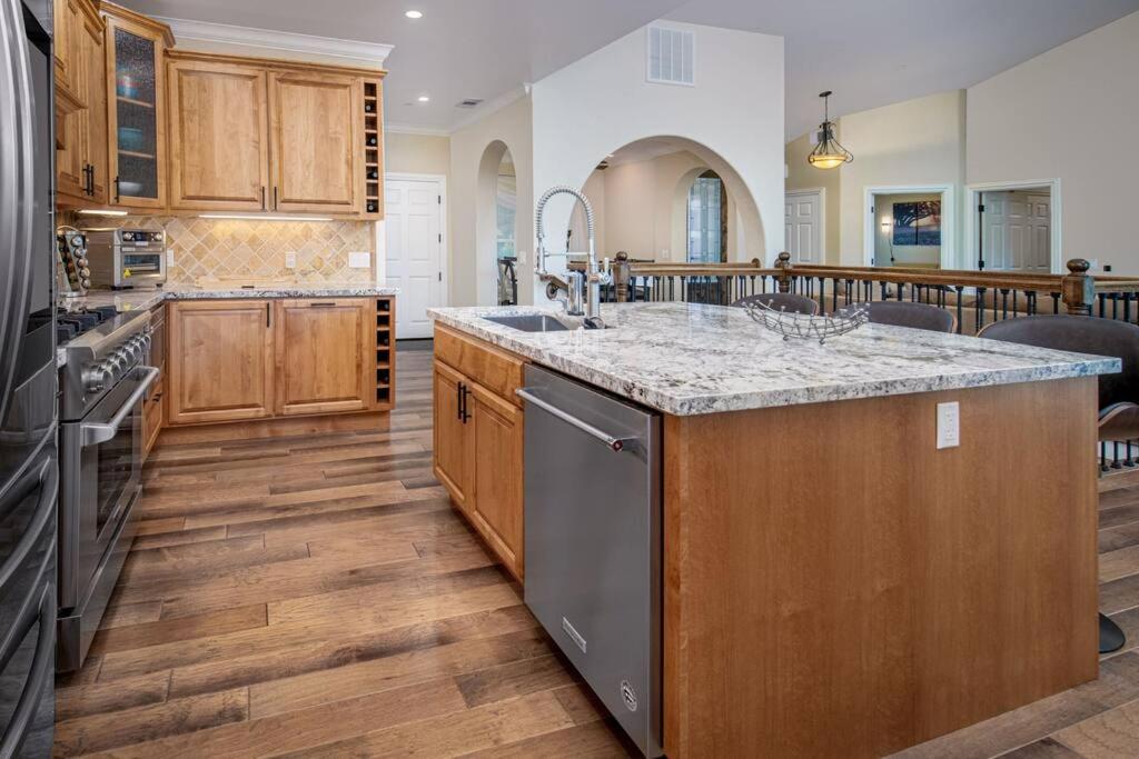 New Luxury Lake House In Pine Mountain Lake Close To Yosemite! Perfect For All Seasons! Great For Retreats, Getaways, Celebrations, And More! Гровленд Экстерьер фото